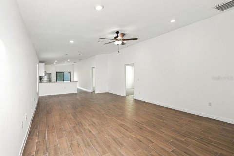 Villa ou maison à louer à Lakeland, Floride: 3 chambres, 158.58 m2 № 2436697 - photo 4