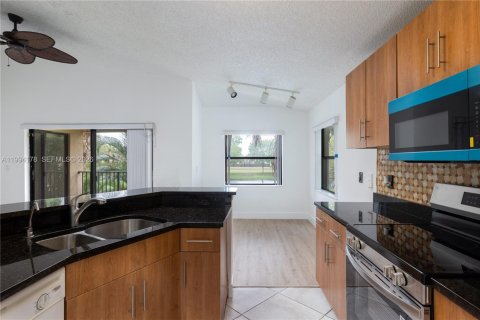 Condo in Sunrise, Florida, 1 bedroom  № 2056178 - photo 6