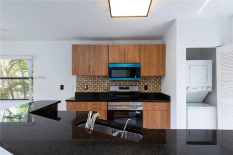 Condo in Sunrise, Florida, 1 bedroom  № 2056178 - photo 5