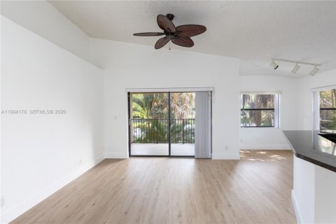 Condo in Sunrise, Florida, 1 bedroom  № 2056178 - photo 3