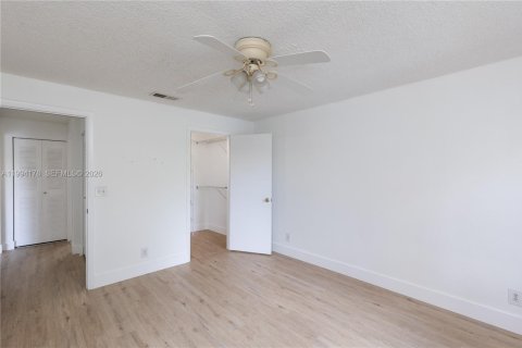 Condo in Sunrise, Florida, 1 bedroom  № 2056178 - photo 12