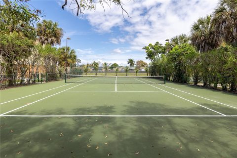 Condo in Sunrise, Florida, 1 bedroom  № 2056178 - photo 17