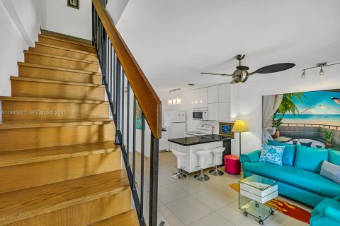 Купить таунхаус в Ки-Бискейн, Флорида 2 спальни, 81.29м2, № 1993378 - фото 14
