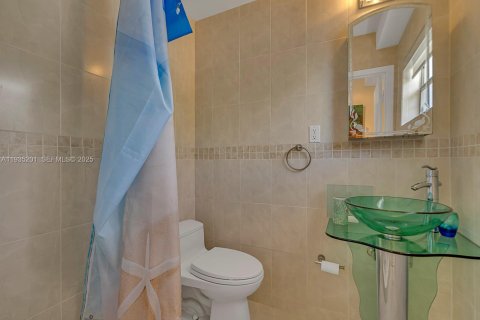 Купить таунхаус в Ки-Бискейн, Флорида 2 спальни, 81.29м2, № 1993378 - фото 23