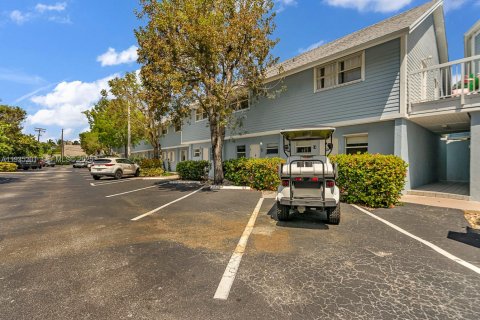 Купить таунхаус в Ки-Бискейн, Флорида 2 спальни, 81.29м2, № 1993378 - фото 3