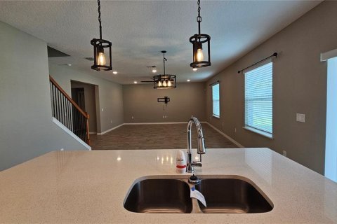 House in Fruitland Park, Florida 4 bedrooms, 252.14 sq.m. № 2220048 - photo 14