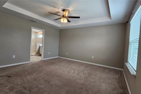 House in Fruitland Park, Florida 4 bedrooms, 252.14 sq.m. № 2220048 - photo 22
