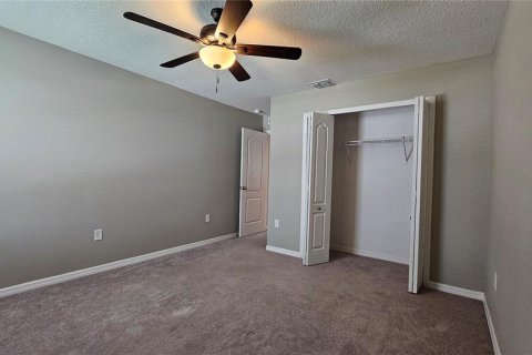 House in Fruitland Park, Florida 4 bedrooms, 252.14 sq.m. № 2220048 - photo 28