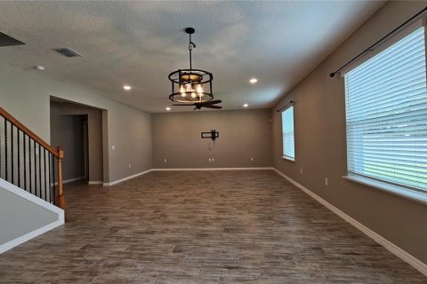 House in Fruitland Park, Florida 4 bedrooms, 252.14 sq.m. № 2220048 - photo 11
