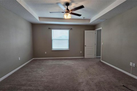 House in Fruitland Park, Florida 4 bedrooms, 252.14 sq.m. № 2220048 - photo 23
