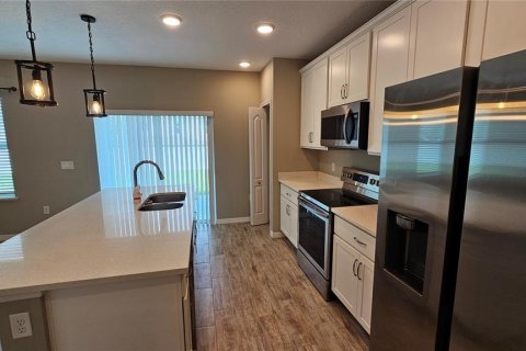 House in Fruitland Park, Florida 4 bedrooms, 252.14 sq.m. № 2220048 - photo 17