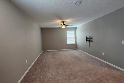 House in Fruitland Park, Florida 4 bedrooms, 252.14 sq.m. № 2220048 - photo 20