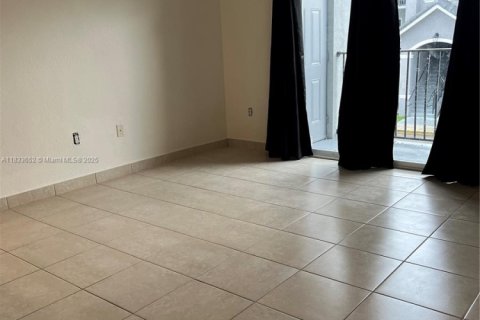 Copropriété à louer à Homestead, Floride: 3 chambres, 104.61 m2 № 1814496 - photo 2