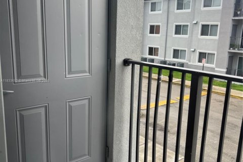 Copropriété à louer à Homestead, Floride: 3 chambres, 104.61 m2 № 1814496 - photo 13