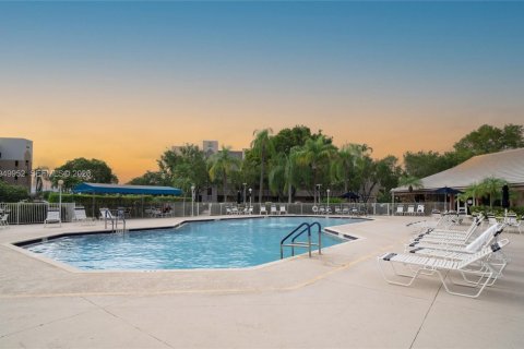 Condominio en venta en Sunrise, Florida, 2 dormitorios, 130.99 m2 № 2006855 - foto 22