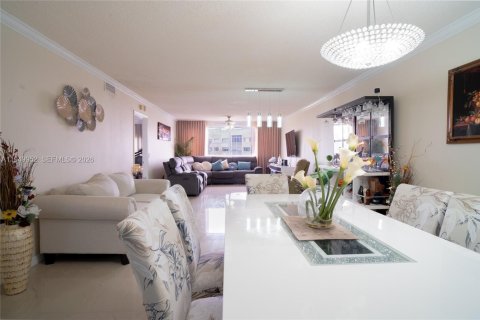 Condominio en venta en Sunrise, Florida, 2 dormitorios, 130.99 m2 № 2006855 - foto 8