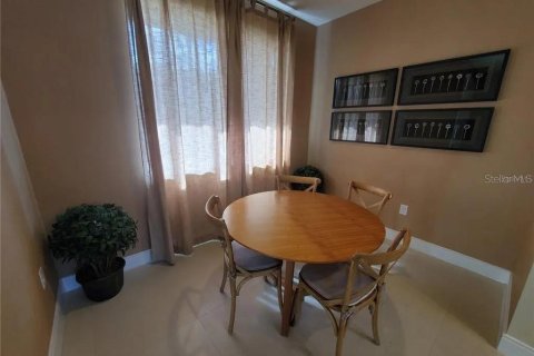 Adosado en venta en Kissimmee, Florida, 4 dormitorios, 222.59 m2 № 1905247 - foto 11