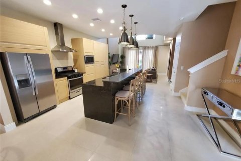 Adosado en venta en Kissimmee, Florida, 4 dormitorios, 222.59 m2 № 1905247 - foto 4