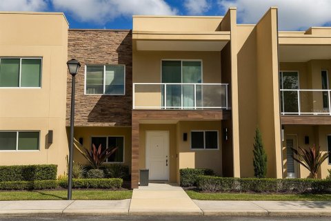 Adosado en venta en Kissimmee, Florida, 4 dormitorios, 222.59 m2 № 1905247 - foto 1
