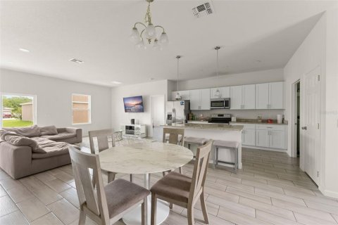 Casa en venta en Kissimmee, Florida, 4 dormitorios, 163.88 m2 № 2201646 - foto 4