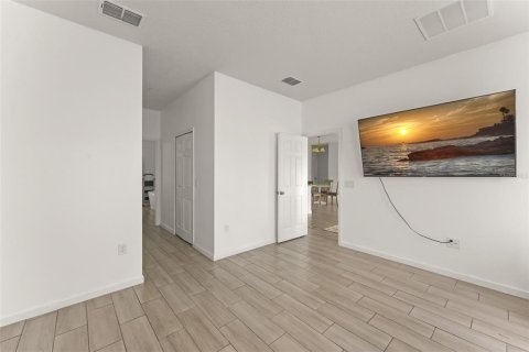 Casa en venta en Kissimmee, Florida, 4 dormitorios, 163.88 m2 № 2201646 - foto 17