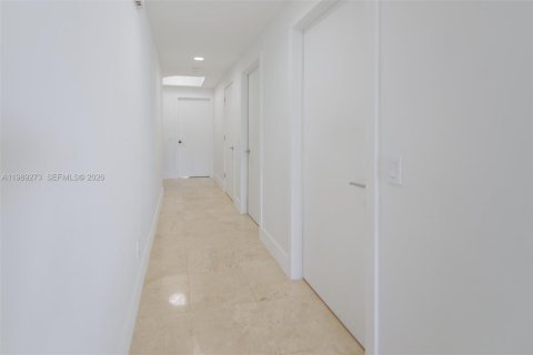 Condominio en venta en Aventura, Florida, 3 dormitorios, 252.69 m2 № 2255382 - foto 18
