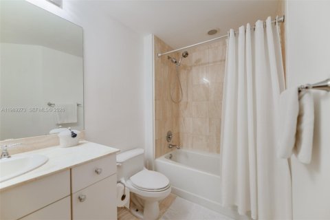 Condominio en venta en Aventura, Florida, 3 dormitorios, 252.69 m2 № 2255382 - foto 19
