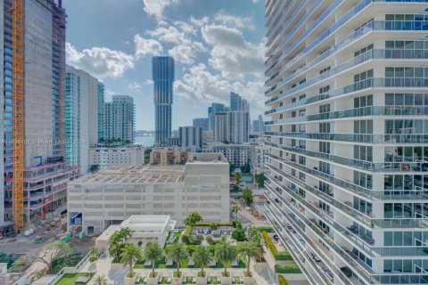 Condo in Miami, Florida, 2 bedrooms  № 2059675 - photo 14