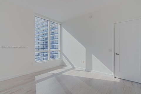 Condo in Miami, Florida, 2 bedrooms  № 2059675 - photo 8