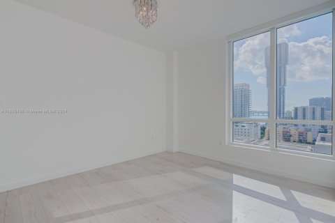 Condo in Miami, Florida, 2 bedrooms  № 2059675 - photo 6