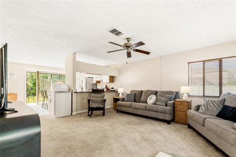 House in Palm Coast, Florida 2 bedrooms, 111.48 sq.m. № 2122750 - photo 9