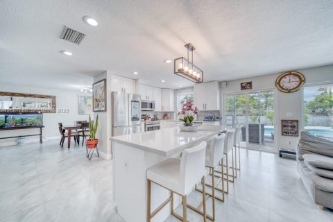 House in Cutler Bay, Florida 4 bedrooms, 268.86 sq.m. № 2292356 - photo 8