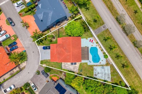 House in Cutler Bay, Florida 4 bedrooms, 268.86 sq.m. № 2292356 - photo 21