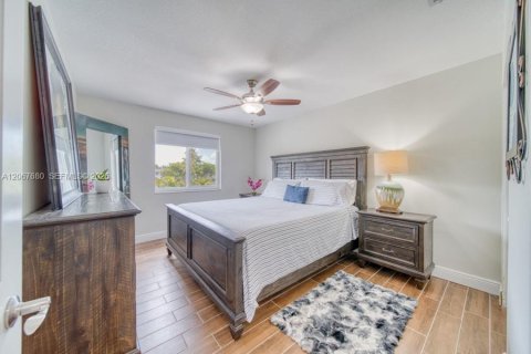 House in Cutler Bay, Florida 4 bedrooms, 268.86 sq.m. № 2292356 - photo 20