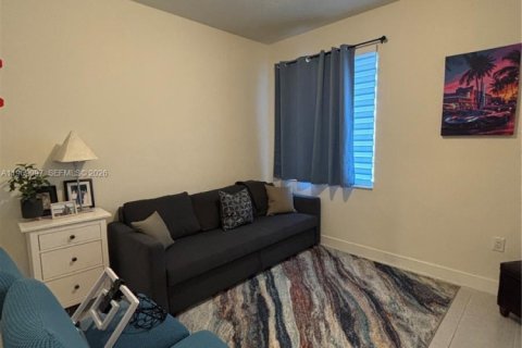 Copropriété à louer à Doral, Floride: 3 chambres, 104.42 m2 № 2029872 - photo 8