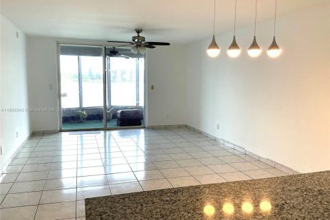 Купить кондоминиум в Майами, Флорида 2 спальни, 106.84м2, № 1949147 - фото 8