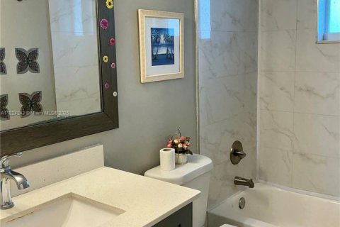 Купить кондоминиум в Майами, Флорида 2 спальни, 106.84м2, № 1949147 - фото 10