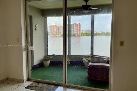 Купить кондоминиум в Майами, Флорида 2 спальни, 106.84м2, № 1949147 - фото 7