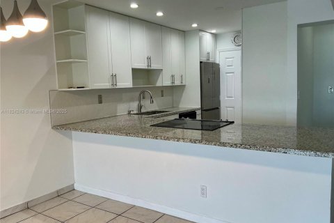 Купить кондоминиум в Майами, Флорида 2 спальни, 106.84м2, № 1949147 - фото 4