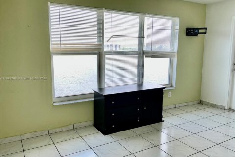 Купить кондоминиум в Майами, Флорида 2 спальни, 106.84м2, № 1949147 - фото 20