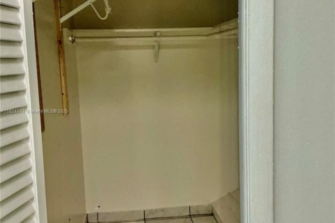 Купить кондоминиум в Майами, Флорида 2 спальни, 106.84м2, № 1949147 - фото 13