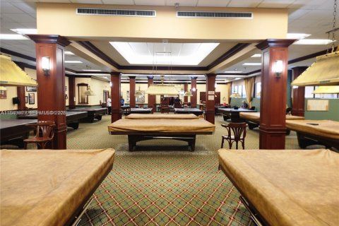 Condo in Pembroke Pines, Florida, 2 bedrooms  № 2000554 - photo 14