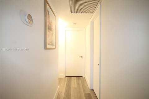 Condo in Pembroke Pines, Florida, 2 bedrooms  № 2000554 - photo 23