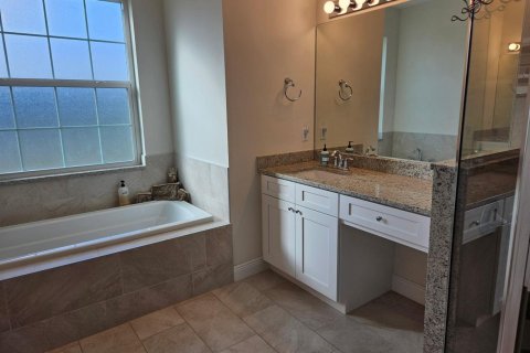 House in Port St. Lucie, Florida 4 bedrooms, 279.82 sq.m. № 2172473 - photo 17