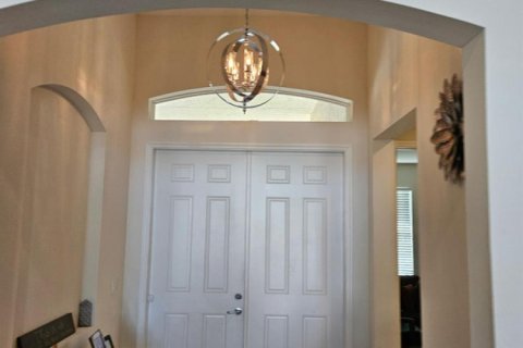 House in Port St. Lucie, Florida 4 bedrooms, 279.82 sq.m. № 2172473 - photo 3