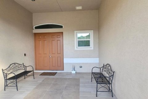 House in Port St. Lucie, Florida 4 bedrooms, 279.82 sq.m. № 2172473 - photo 2