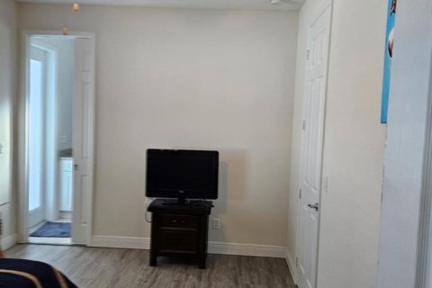 House in Port St. Lucie, Florida 4 bedrooms, 279.82 sq.m. № 2172473 - photo 11