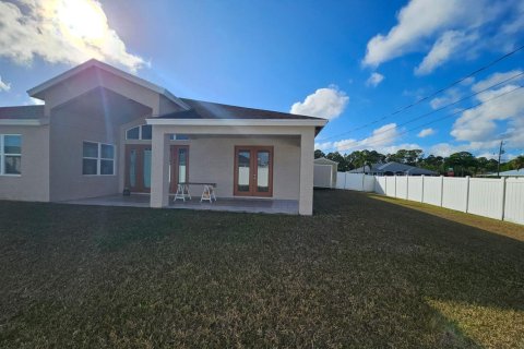 House in Port St. Lucie, Florida 4 bedrooms, 279.82 sq.m. № 2172473 - photo 19