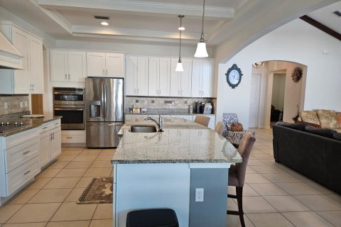 House in Port St. Lucie, Florida 4 bedrooms, 279.82 sq.m. № 2172473 - photo 4