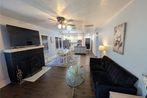 Casa en alquiler en Saint Petersburg, Florida, 3 dormitorios, 110 m2 № 2148779 - foto 3